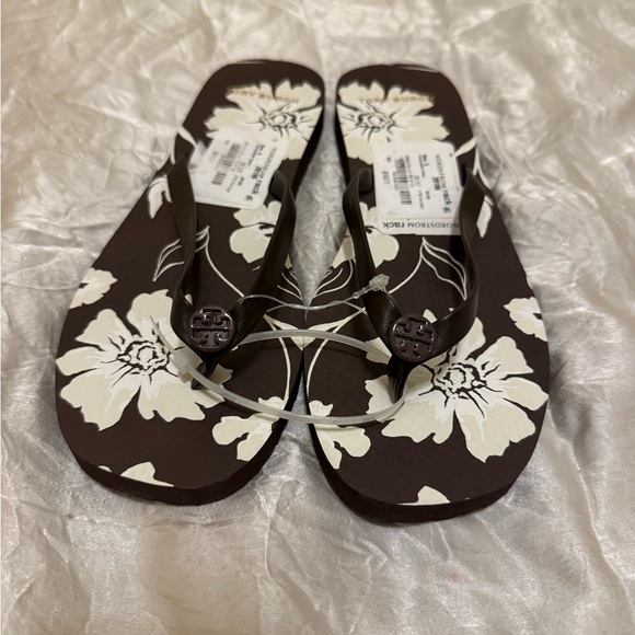 NWT Tory Burch Flip Flop Sandals Size 6 (Moka Falls) - Picture 1 of 11
